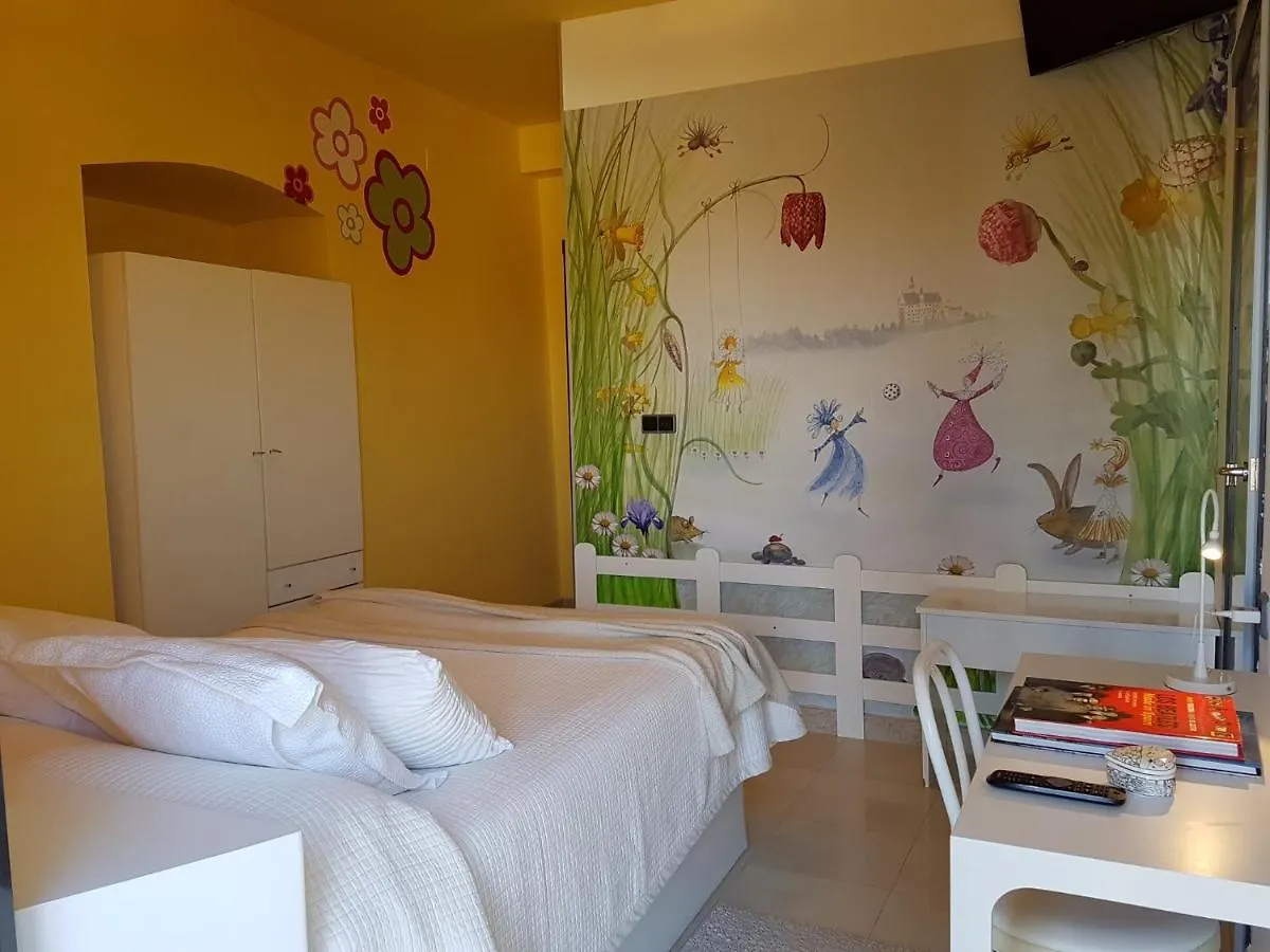 Vila Castell De Fonolleres 0*,  Španělsko