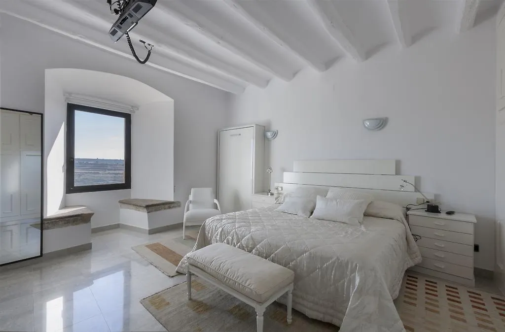 Castell De Fonolleres Villa Holiday home